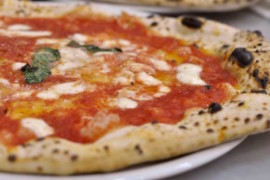 Le caratteristiche di una vera pizza napoletana