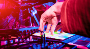 Drum and Bass, i generi, l’evoluzione e il DJ GMG