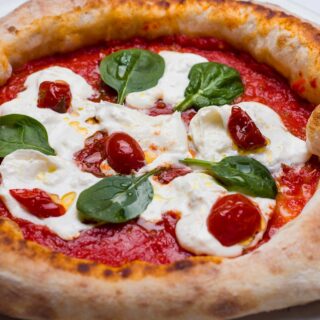Pizza in casa come in pizzeria: trucchi e consigli