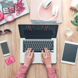 Contenuti sponsorizzati travestiti da opinione: il lato opaco della comunicazione online