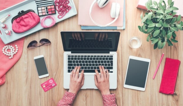 Contenuti sponsorizzati travestiti da opinione: il lato opaco della comunicazione online
