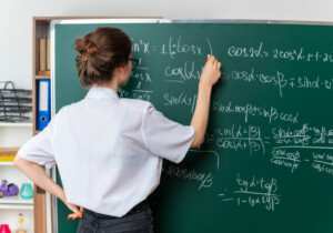 Stipendi docenti 2026: aumenti, differenze per grado e cosa cambia davvero